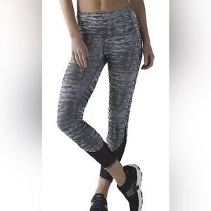 Lululemon New (without tag) & never worn Beat the Heat tights - size 4